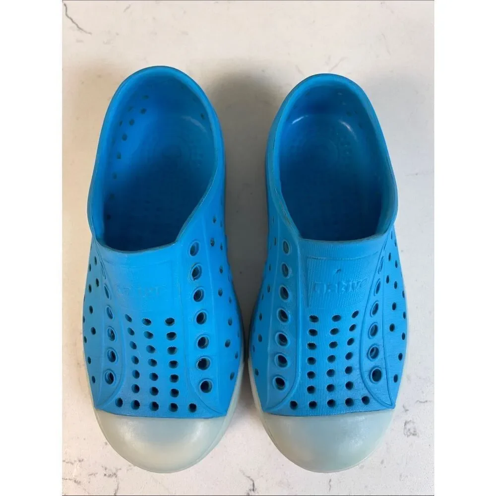 Native Jefferson Sugarlite Glow - Wave Blue / Glow Kids Water Shoes Size 9